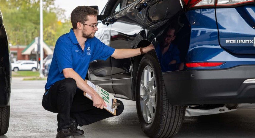 Hogyan befolyásolja a légszűrő állapota az autó teljesítményét?
