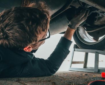 Mit érdemes tudni a hibrid autók karbantartásáról?